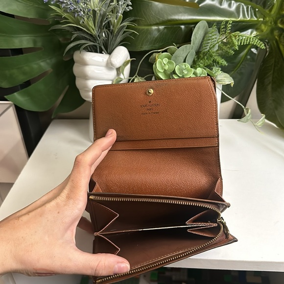 Louis Vuitton Small Monogram Wallet - Picture 13 of 15